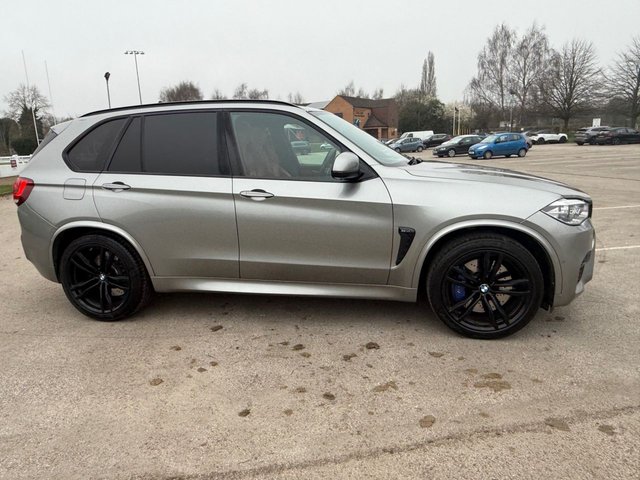 2017 BMW X5 M 4.4L null 5dr - Photo 4