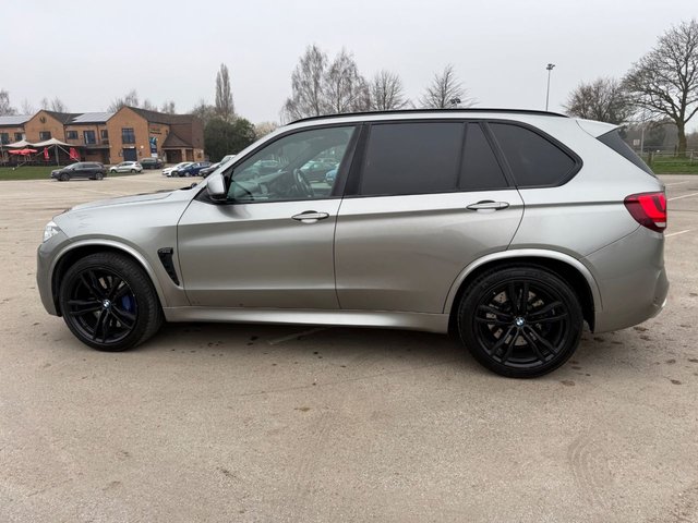 2017 BMW X5 M 4.4L null 5dr - Photo 2