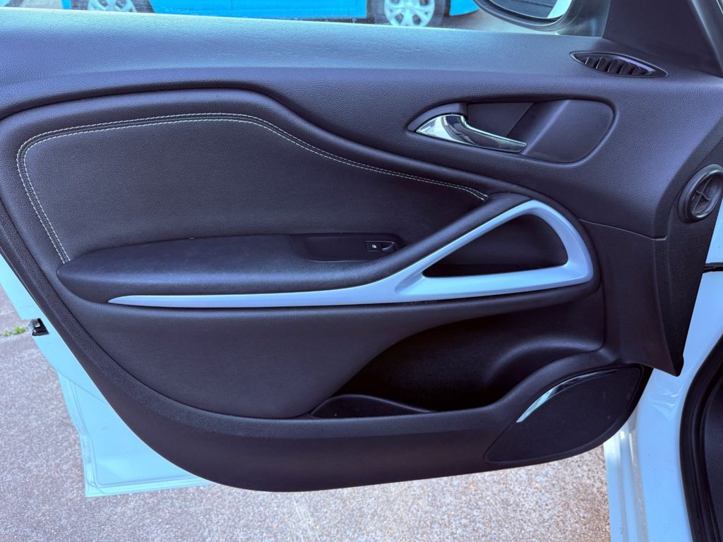 USED 2018 18 VAUXHALL ZAFIRA TOURER 1.4i Turbo SRi Nav MPV 5dr Petrol Auto Euro 6 (140 ps) AUTO+FULL HISTORY+BT+CRUISE