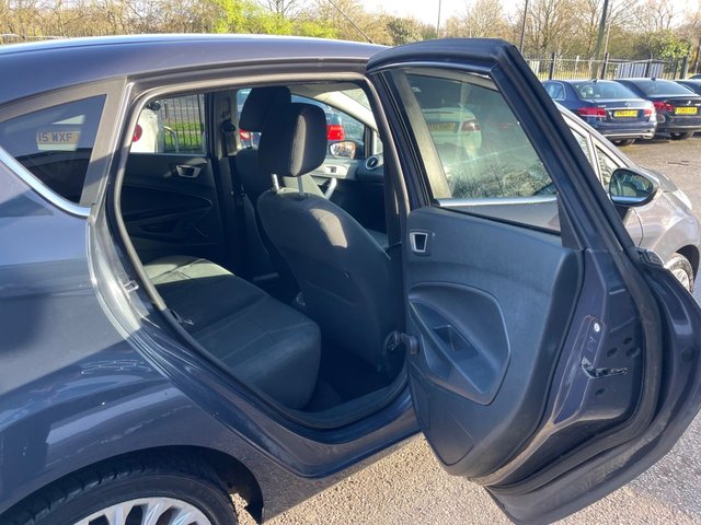 2012 FORD FIESTA - Photo 11