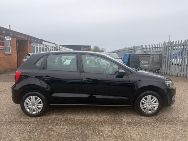 2015 VOLKSWAGEN POLO - Photo 2