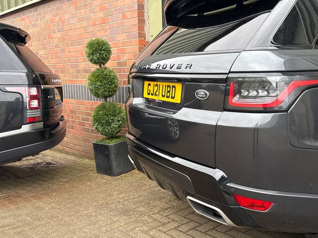 USED 2021 21 LAND ROVER RANGE ROVER SPORT 3.0 D300 MHEV HSE Dynamic Black SUV 5dr Diesel Auto 4WD Euro 6 (s/s) (300 ps) CENTRE FRIDGE|PAN ROOF|CARPLAY