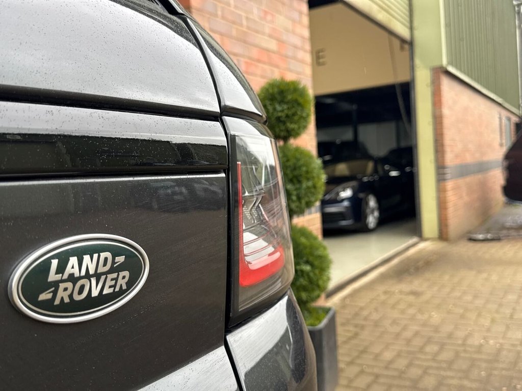 USED 2021 21 LAND ROVER RANGE ROVER SPORT 3.0 D300 MHEV HSE Dynamic Black SUV 5dr Diesel Auto 4WD Euro 6 (s/s) (300 ps) CENTRE FRIDGE|PAN ROOF|CARPLAY