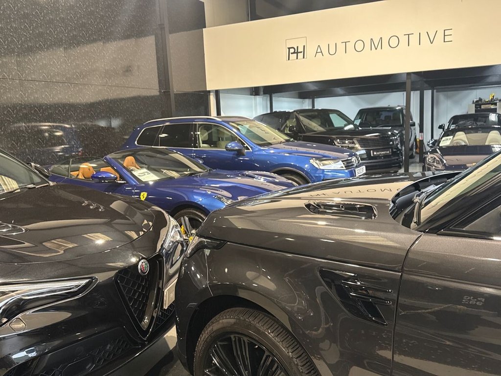 USED 2021 21 LAND ROVER RANGE ROVER SPORT 3.0 D300 MHEV HSE Dynamic Black SUV 5dr Diesel Auto 4WD Euro 6 (s/s) (300 ps) CENTRE FRIDGE|PAN ROOF|CARPLAY