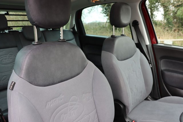 2014 FIAT 500L - Photo 12