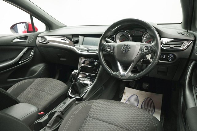 2016 VAUXHALL ASTRA 1.6 CDTi ecoTEC BlueInjection SRi Euro 6 5dr - Photo 11