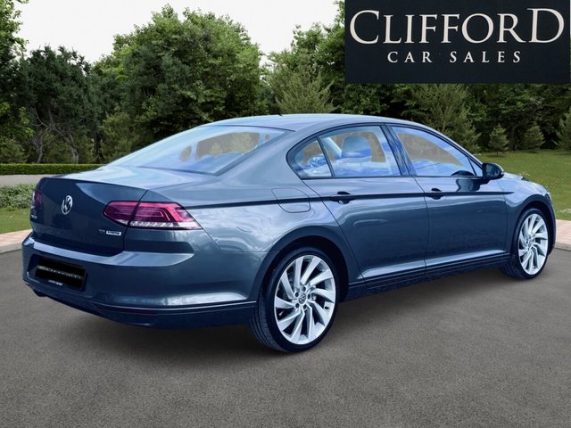 2015 Volkswagen Passat - Photo 8