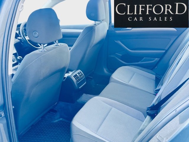 2015 Volkswagen Passat - Photo 12