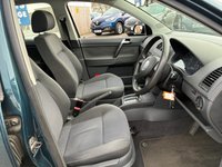 USED 2002 02 VOLKSWAGEN POLO 1.4 SE Hatchback 5dr Petrol Automatic (182 g/km, 75 bhp) 14 SERVICE STAMPS* ONLY 37000 MILES* AUTOMATIC* SUNROOF* CAMBELT / WATERPUMP DONE* AIR CON* 2 KEYS* ELECTRIC WINDOWS* AM / FM RADIO