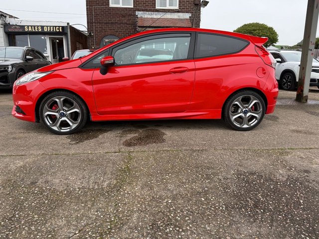 2014 Ford Fiesta 1.6L St-2 3dr - Photo 6