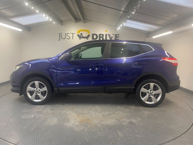 2016 Nissan Qashqai 1.2L N-Connecta 5dr - Photo 2