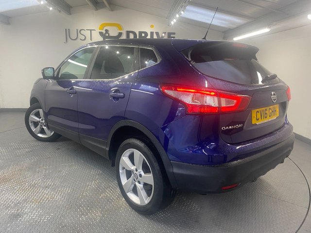 2016 Nissan Qashqai 1.2L N-Connecta 5dr - Photo 3