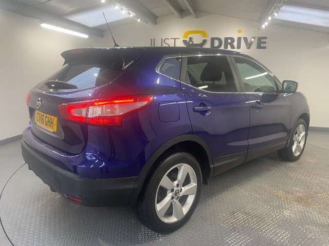 2016 Nissan Qashqai 1.2L N-Connecta 5dr - Photo 5