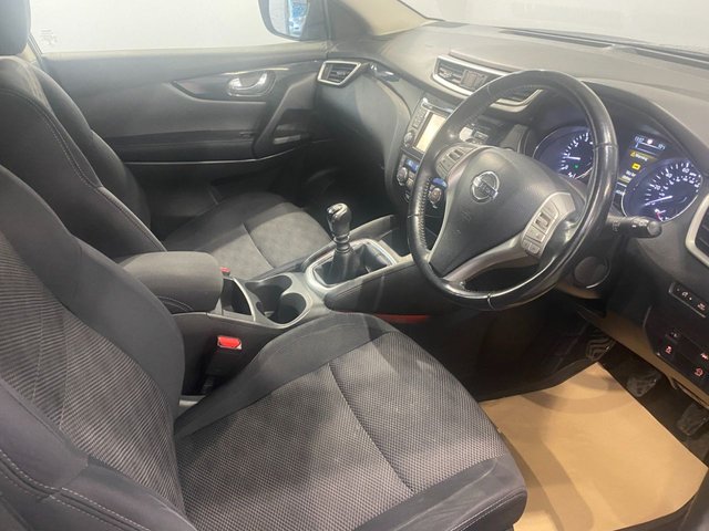 2016 Nissan Qashqai 1.2L N-Connecta 5dr - Photo 11