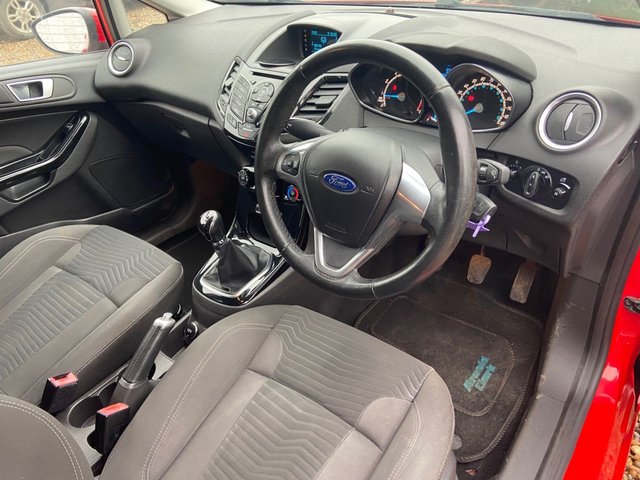 2015 FORD FIESTA 1.0T EcoBoost Zetec Hatchback 5dr Petrol Manual Euro 5 (s/s) (100 ps) - Photo 11