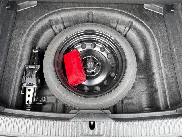 2015 Audi A3 1.6L SE Technik 3dr - Photo 8