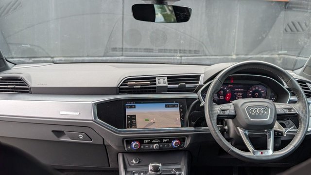 View our AUDI Q3