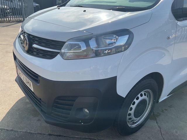 2023 VAUXHALL VIVARO - Photo 11