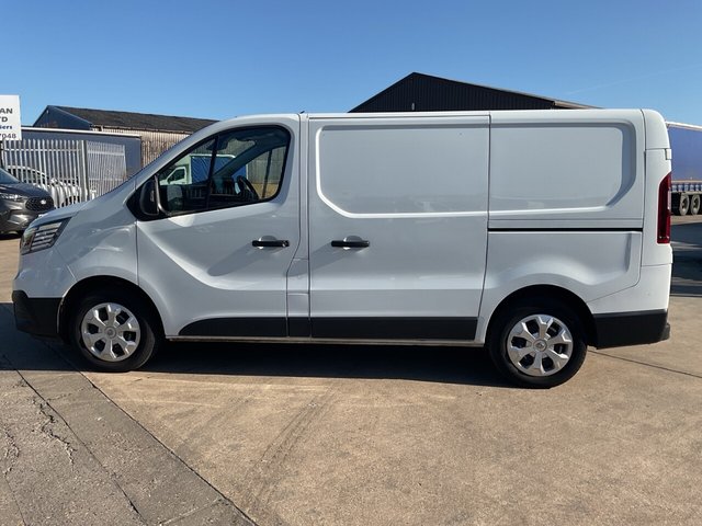 2023 RENAULT TRAFIC - Photo 4