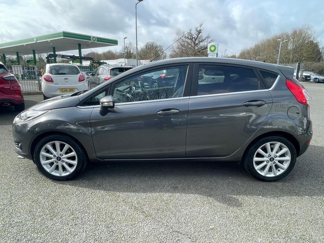 2016 Ford Fiesta 1L Titanium 5dr - Photo 6