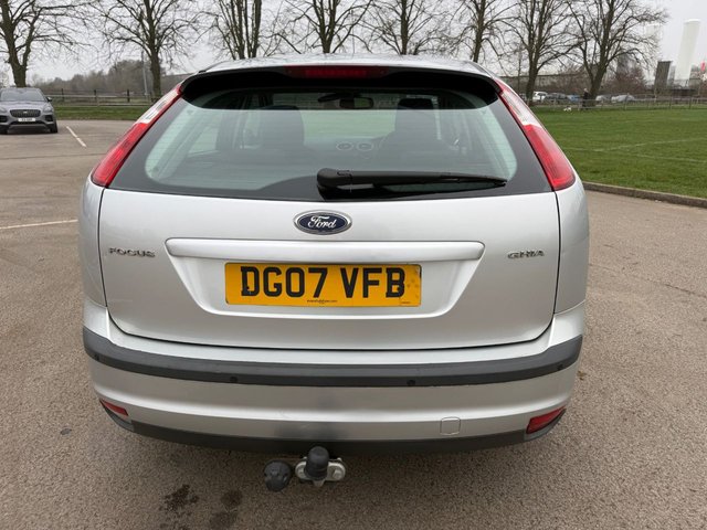 2007 Ford Focus 1.6L Ghia 5dr - Photo 9