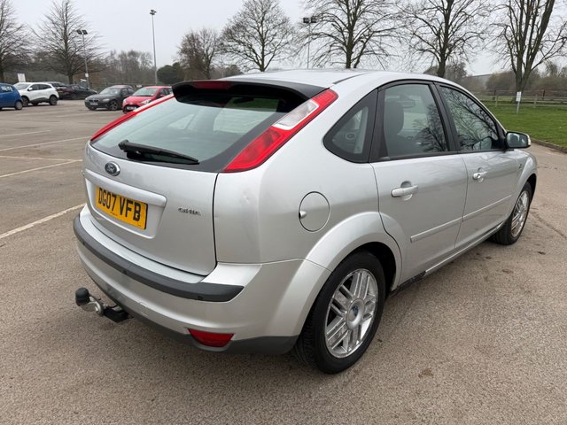 2007 Ford Focus 1.6L Ghia 5dr - Photo 10