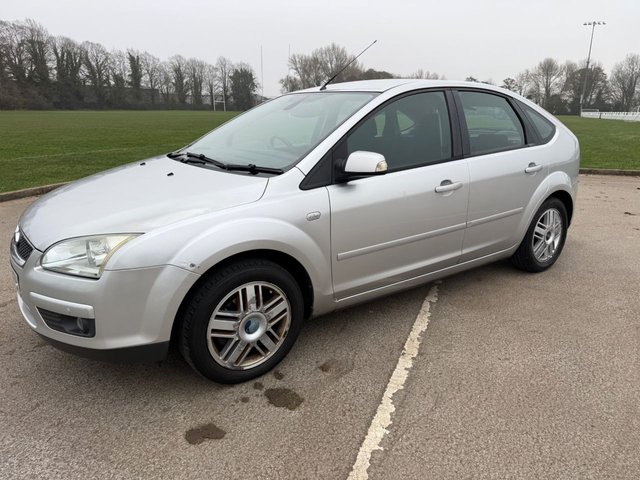 2007 Ford Focus 1.6L Ghia 5dr - Photo 12