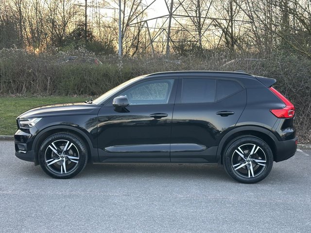 2020 VOLVO XC40 - Photo 2