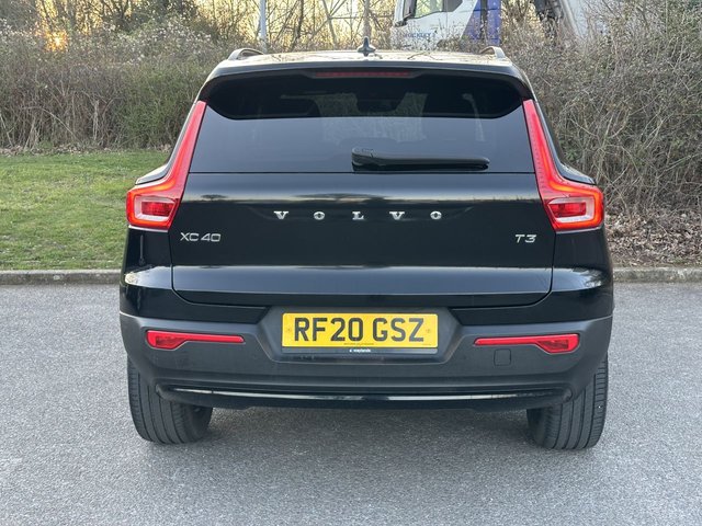 2020 VOLVO XC40 - Photo 4