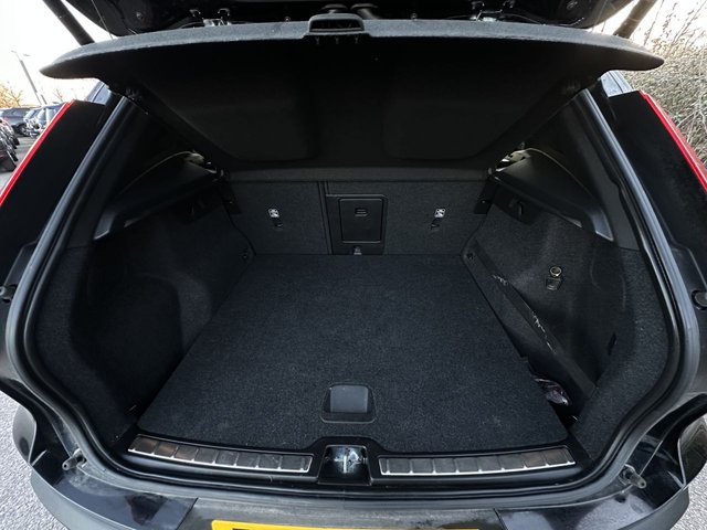 2020 VOLVO XC40 - Photo 11