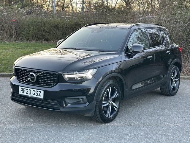 2020 VOLVO XC40