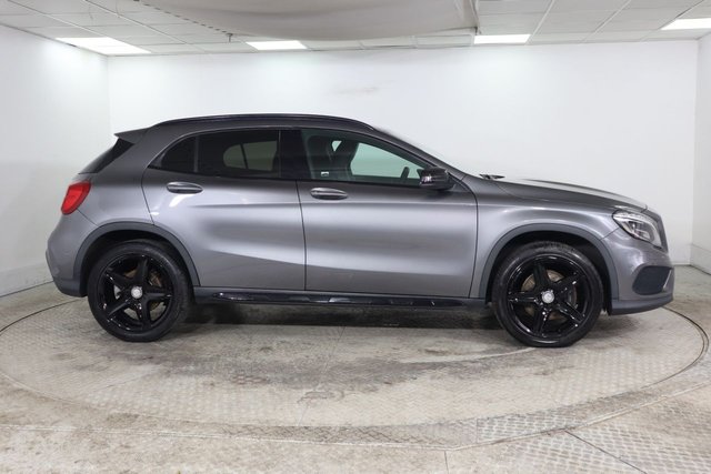 2016 MERCEDES-BENZ GLA 2.1 GLA220d AMG Line (Premium) SUV 5dr Diesel 7G-DCT 4MATIC Euro 6 (s/s) (177 ps) - Photo 7