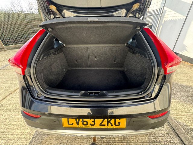 2013 Volvo V40 Cross Country 1.6L SE Nav 5dr - Photo 7