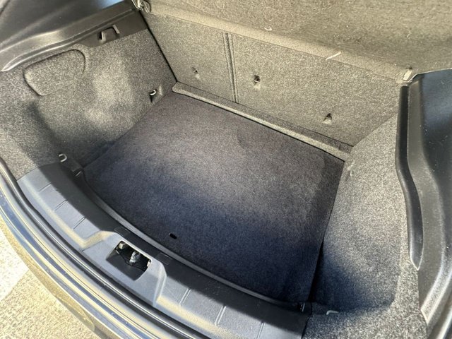 2013 Volvo V40 Cross Country 1.6L SE Nav 5dr - Photo 8