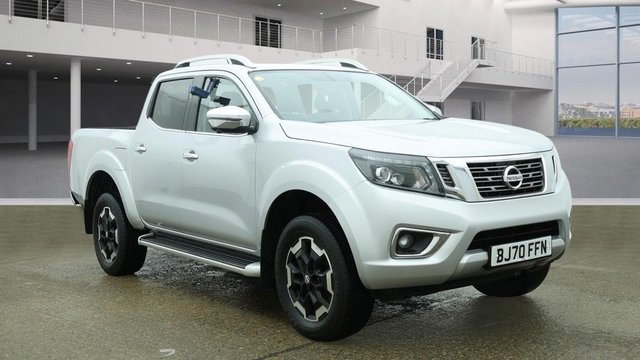 2020 NISSAN NAVARA