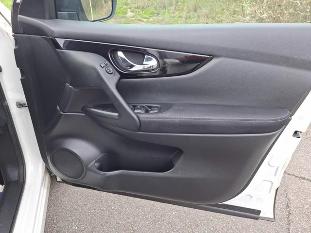 2015 NISSAN QASHQAI - Photo 6