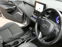 USED 2022 72 TOYOTA COROLLA 2.0 VVT-h Design Touring Sports 5dr Petrol Hybrid CVT Euro 6 (s/s) (196 ps) SAT NAV PART LEATHER HEATED SEATS REA VIEW CAMERA CRUISE CONTROL PARKING SENSORS 1 OWNER SERVICE HISTORY WARRANTY