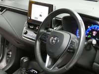 USED 2022 72 TOYOTA COROLLA 2.0 VVT-h Design Touring Sports 5dr Petrol Hybrid CVT Euro 6 (s/s) (196 ps) SAT NAV PART LEATHER HEATED SEATS REA VIEW CAMERA CRUISE CONTROL PARKING SENSORS 1 OWNER SERVICE HISTORY WARRANTY