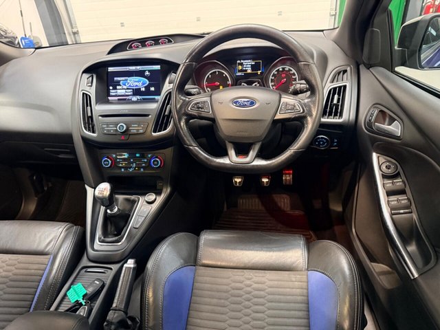 2015 FORD FOCUS 2.0 TDCi ST-2 Euro 6 (s/s) 5dr - Photo 9
