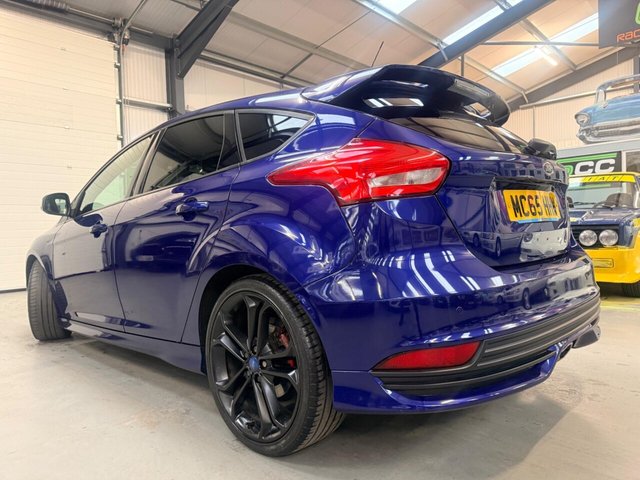 2015 FORD FOCUS 2.0 TDCi ST-2 Euro 6 (s/s) 5dr - Photo 8