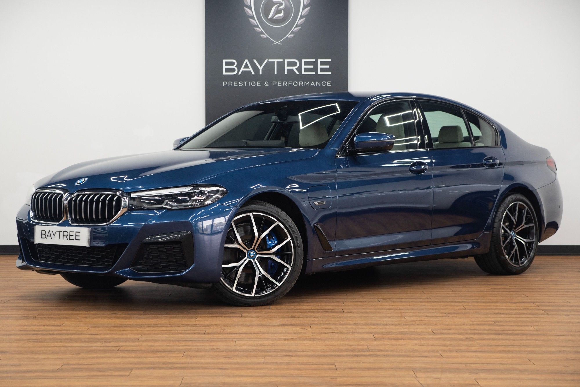USED 2021 71 BMW 5 SERIES 3.0 545e 12kWh M Sport Saloon Petrol Plug-in Hybrid  