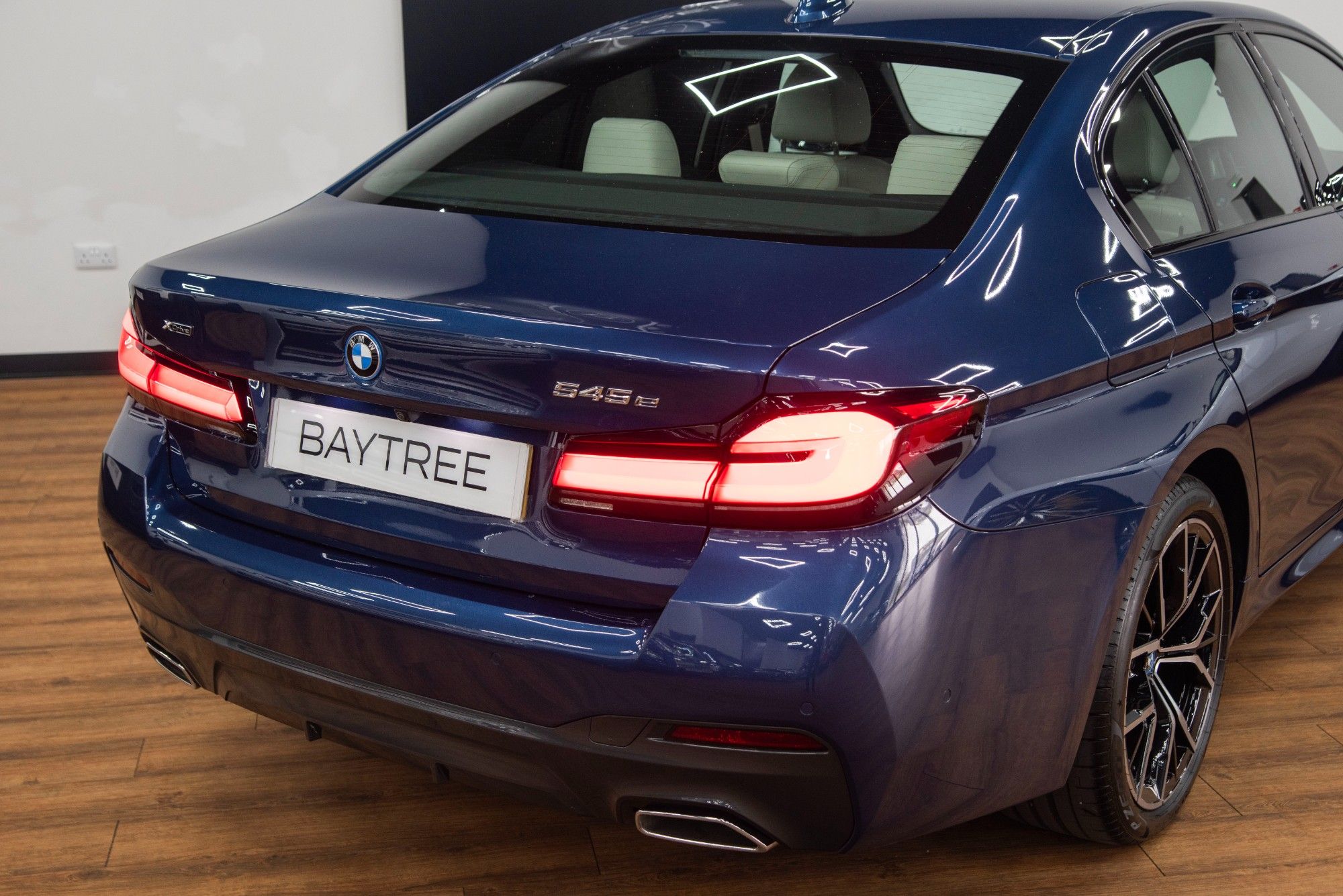 USED 2021 71 BMW 5 SERIES 3.0 545e 12kWh M Sport Saloon Petrol Plug-in Hybrid  
