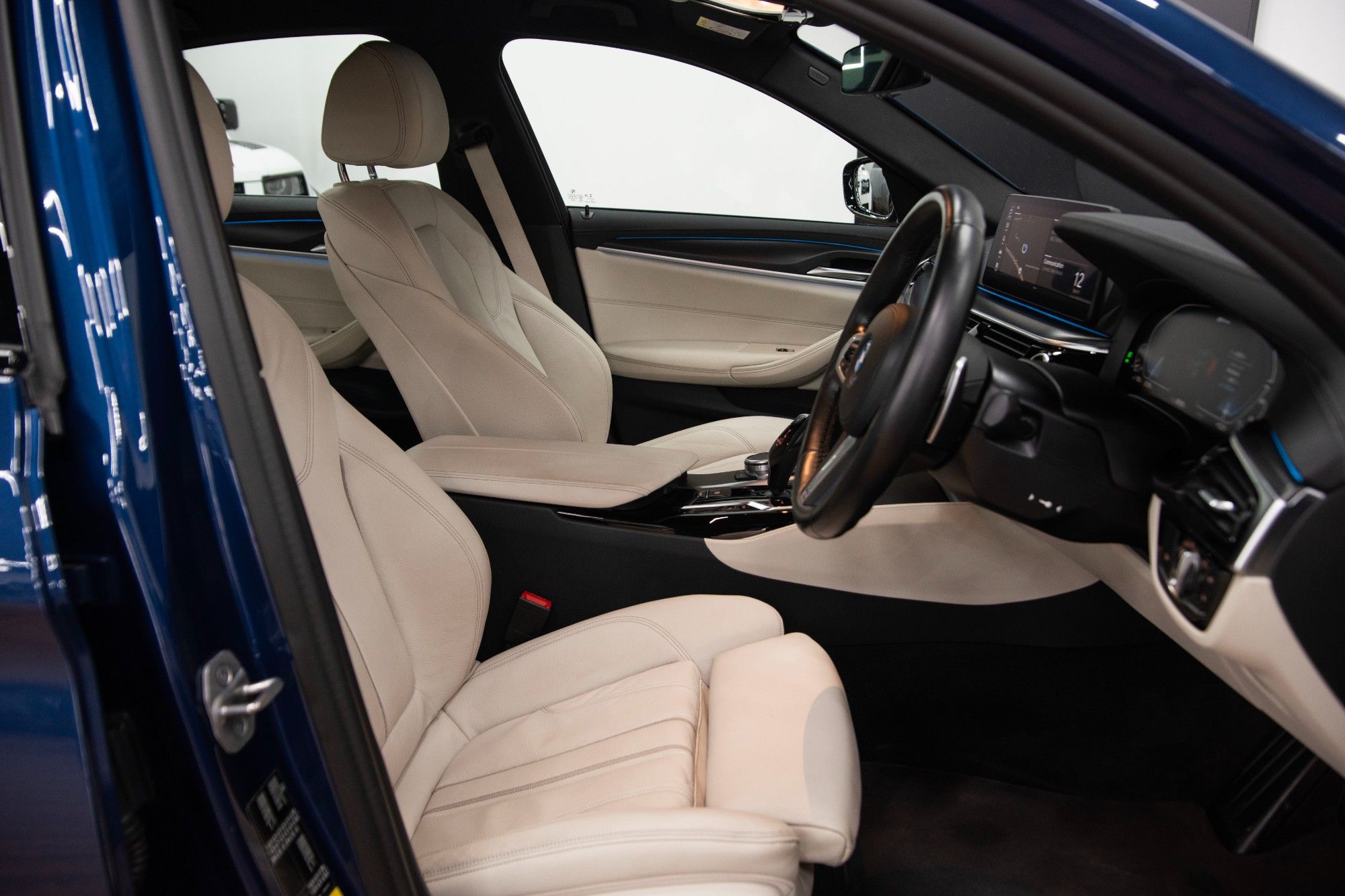 USED 2021 71 BMW 5 SERIES 3.0 545e 12kWh M Sport Saloon Petrol Plug-in Hybrid  