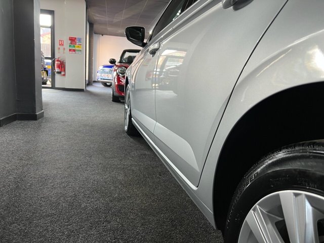 2019 VOLKSWAGEN POLO - Photo 7