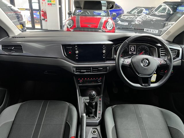 2019 VOLKSWAGEN POLO - Photo 2