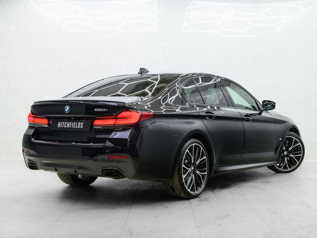 2022 BMW 5 SERIES - Photo 9