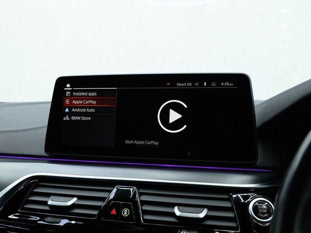 2022 BMW 5 SERIES - Photo 7