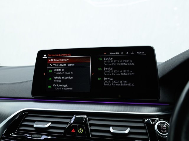 2022 BMW 5 SERIES - Photo 6