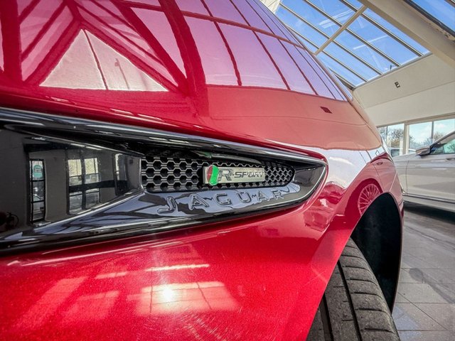 2018 Jaguar F-Pace 2L R-Sport 5dr - Photo 7