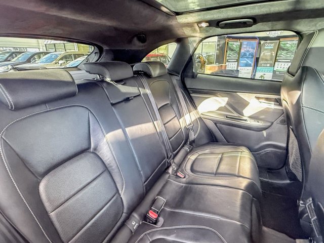 2018 Jaguar F-Pace 2L R-Sport 5dr - Photo 12